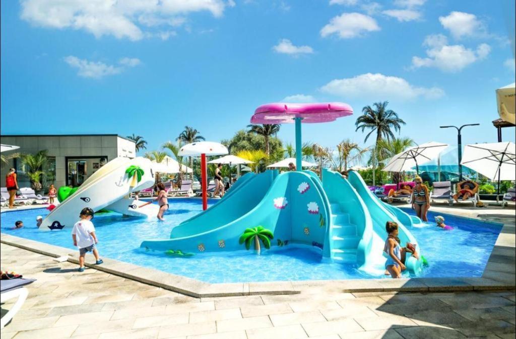 Alezzi Beach Resort Nautica Năvodari Exterior foto